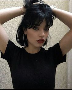 Short Black Hairstyles, Short Hair Haircuts, Hair Inspo Color, Hairstyles With Bangs, Dark Hair