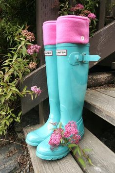 Winter Rainy Day, Paint Rain, Cute Rain Boots, Hunter Wellies, Rainy Day Fashion, Winter Accessories Fashion, Fleece Boots, Fleece Socks, Pink Cottage