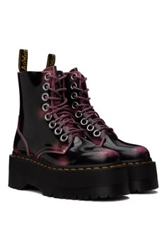 Dr Martens Shoes Women, Young Adult Fashion, Combat Boot Outfit, Job Clothes, Shoe Crafts, Normal Clothes, Boots Are Made For Walking, Cool Shoes, Swag Shoes