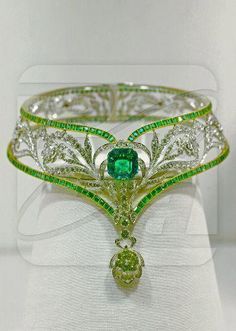 Jewelry Advice, Imperial Russia, Necklace Diamond, Royal Jewels, Emerald Necklace, Royal Jewelry, Fantasy Jewelry, Lovely Jewellery, Gorgeous Jewelry