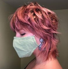 Shaggy Edgy Short Hair, Shaggy Short Hair Round Faces, Pink Mullet, Cabelo Pin Up, Hot Hairstyles, Feather Cut, Modern Shag, Short Shaggy Haircuts, Short Shag Haircuts