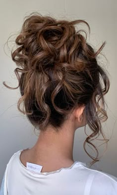 Hair Up Formal Hairstyles, Formal High Updo, Messy Fancy Bun, Fancy Buns Hairstyles, Curled Up Do, Hairstyles Up Do, Fancy Messy Bun, Fancy Bun Hairstyles, Curled Bun