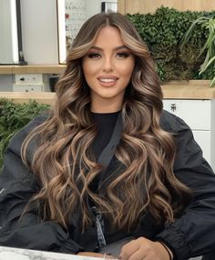 Balyage Long Hair, Balayage Hair Caramel, Honey Brown Hair, Brown Hair Inspo, Hair Color Caramel