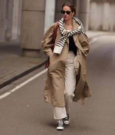 Anouk Yve, Style Parisienne, Cardigan Blazer, Trench Coat Outfit, Classy Winter Outfits, Chic Winter Outfits, Fall Outfit Ideas