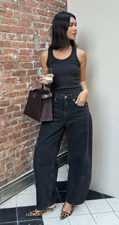 Petite Latina Outfits, Day Drinking Outfit Fall, Fun Dinner Outfits, Mysterious Fashion, All Black Outfit Inspo Casual, Elevated Black Outfits, Styling Basic Outfits, Parisian Going Out Outfit, Outfit For Getting A Tattoo