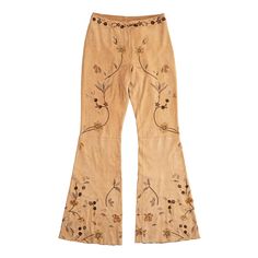 ▪ Dolce & Gabbana cream goat suede flared pants ▪ Spring-Summer 2001 ▪ Floral embroidery ▪ Animal-print lining ▪ IT 38 - FR 34 - UK 6 - US 2 ▪ Made in Italy All photographs in this listing EXCLUDING any reference or runway imagery needs the credit of the copyright owner if you want to perform certain acts, such as copying the images or sharing them on the internet. Using the images to sell the same or a similar product is strictly prohibited. Spring Beige Floral Embroidered Bottoms, Beige Bohemian Embroidered Bottoms, Luxury Designer Pants With Floral Embroidery, Suede Flare Pants, Suede Embroidery, Dolce And Gabbana Pants, Gina Lollobrigida, Azzedine Alaia, Color Crema