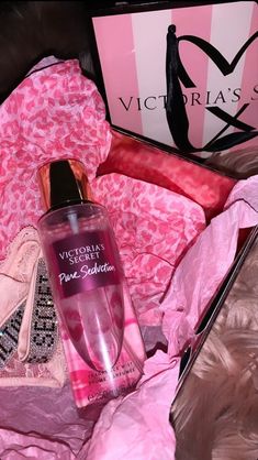 Body Spray Victoria Secret, Victoria Secret Spray, Victoria Secret Perfume Body Spray, Perfume Victoria Secret, Profumo Victoria Secret, Victoria Secret Body Spray, Womens Body, Victoria's Secrets, Victoria Secret Fragrances