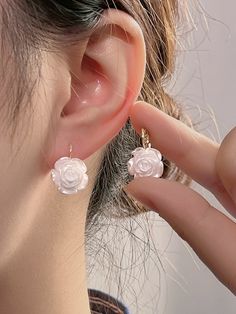 White Rose Earrings, White Flower Earrings, Women Stud Earrings, White Flower Earring, Embellished Fashion, Korean Earrings, Styl Boho, Flower Decor, Flower Accessories