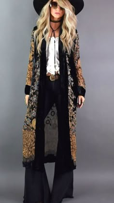 Bohemian Rocker Outfits, Fall Outfits 2024 Boho, Hippie Chic Outfits Winter, Rock And Roll Looks For Women, Black Bohemian Style, Boho Rodeo Outfit, Boho At Work Outfits, Acoustic Concert Outfit, Boho Disco Outfit