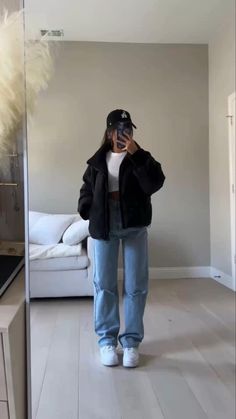 Drippy Winter Outfits, Seamless Shirt Outfit, Cute Bold Outfits, Streetwear Outfit School, Nike Sneakers Outfit Street Styles, Outfits For 2024, Cute Cool Weather Outfits, Eating Out Outfit, 47 Degree Weather Outfit