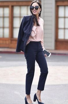 Navy Heels Outfit Work, Black Pants Pink Top Outfit, Pink Shirt Black Pants Outfit, Navy Shoes Outfit, Navy Pants Outfit Work, Black Pants Outfit For Work, Professional Office Outfit, Fashionable Work Outfits, Comfortable Work Clothes