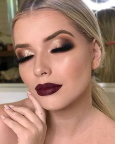 Gala Make Up, 40s Makeup, Wedding Hairstyles And Makeup, Bridal Eye Makeup, Skin Structure, Braut Make-up, Glam Look, Makeup Hacks, Body Makeup