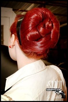 Alternative Pinup on Twitter: "https://t.co/Elq93VxDBV #pinup #pinupart #pinupgirl #pinupgirlstyle #Rockabilly #vintage #retro https://t.co/xJTsqEYoqD" Hair Fancy, Honey Hair, Fancy Hairstyles, Fiery Red, Crazy Hair, Hair Today, Vintage Hairstyles