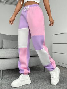 SHEIN EZwear Colorblock Drawstring Waist SweatpantsI discovered amazing products on SHEIN.com, come check them out! Color Block Sweatpants, Cheap Sweatpants, Colorblock Outfits, Joggers Outfit Women, Cute Joggers, Jogger Pants Casual, Joggers Outfit, Rose Bonbon, Custom Made Clothing