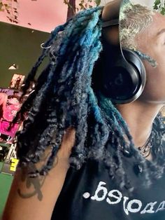 Blue Locs Black Women, Locs With Highlights, Dyed Locs Ideas, Blue Locs, Purple Locs, Colorful Locs, Loc Colors, Dyed Locs, Dyed Dreads