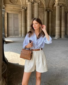 Linen Shorts Outfit, Elegant Summer Outfits, Italian Summer Outfits, Elegant Classy Outfits, Classy Summer Outfits, Europe Outfits, Elegante Casual, Inspired Outfits