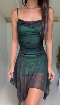 Green Homecoming Dress, Green Homecoming Dresses, Prom Dress Inspiration, Pretty Prom Dresses, Grad Dresses, Glam Dresses, Hoco Dresses, Fancy Outfits, Homecoming Dress