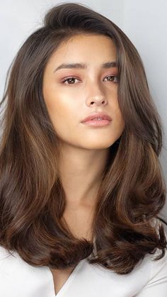 Pelo Color Borgoña, Thicker Hair Naturally, Liza Soberano, Long Brown Hair, Her Eyes, Great Hair, Hair Cut, Hair Dos