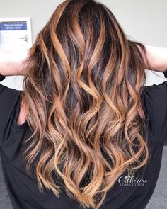 Fall Hair Color Trends, Gorgeous Hair Color, Fall Hair Color For Brunettes, Caramel Highlights, Winter Hair Color, Short Hair Balayage, Hair Color Highlights