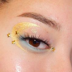 Crescent Moon Makeup, Artemis Makeup, Sun Makeup Looks, Thanksgiving Makeup Ideas, Sun Makeup, Funky Makeup, Vampire Bride, Swag Makeup, Star Makeup