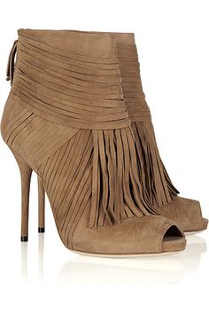 Lovely boots Gucci Boots, Fringe Ankle Boots, Fringe Boots, Shoe Obsession, Suede Ankle Boots, Heeled Ankle Boots, Ankle Booties, Me Too Shoes, Light Brown