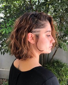 Undercut Hairstyles Women, Short Hair Undercut, Curly Hair Styles Easy, Hair Stylies, Permed Hairstyles, Long Wavy Hair, Dye My Hair, Cut My Hair