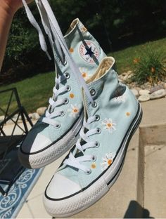 Painted Shoes Diy, Cute Converse, Dr Shoes, Embroidery Shoes, Embroidered Shoes, Hype Shoes, Shoe Inspo, 자수 디자인, Aesthetic Shoes