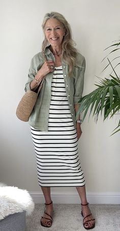 Casual Striped Dresses For Vacation, Casual Striped Vacation Dresses, Middle Aged Woman Outfit, Clashing Patterns Outfits, Chic Striped Dress For Beach Season, Casual Chic Outfit Summer 2024, Style For Women In Their 30s, 60 Year Old Fashion, Casual Striped Shirt Dress With V-neck