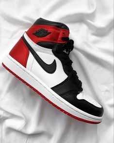 Cheap Jordan Shoes, Cheap Jordans, Shoes Outfit Fashion, Cute Nike Shoes, Nike Air Jordans, High Shoes