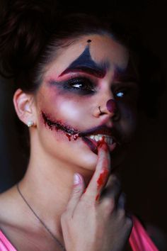 Creepy Clown Halloween Makeup, Killer Clown Makeup Scary, Female Creepy Clown Makeup, Gory Clown Halloween Makeup, Creepy Girl Clown Makeup, Sfx Clown Makeup Gore, Makeup Class, Creepy Clown