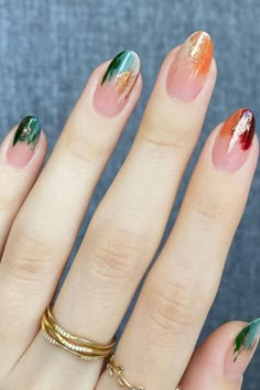 Classy Abstract Nails, Ombre Nail Colors Ideas Fall, Short Nails 2022 Trends, Short Nails 2022, Roses Nail Art, Fall Nails Art, Fall Nails 2022, Hands Care, Fingernail Ideas