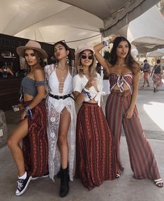 Music festival fashion Boho Theme Outfit, Hippie Carnaval, Bonaroo Outfit, Electro Festival Outfit, 19 Bday, Mode Coachella, Look Da Festival, Hippie Festival Outfit, Coachella Theme Party