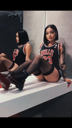 Basketball Girls Outfits, Fishnet Outfits, Jersey Dress Outfit, Chicago Bulls Outfit, Jordan Outfits For Girls, Fishnet Outfit, Chicago Bulls Basketball, Basketball Style, Bulls Basketball