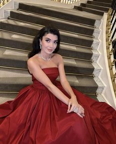 Red Ball Gown, Old Fashion Dresses, Elegant Dresses Classy, Red Gowns, Gown Prom, Dresses Red, Prom Dresses Ball Gown, Formal Dresses For Women