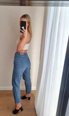 Very good quality vintage blue jeans. Size 31. For your reference, model wears size S/M, is 175 cm tall and 65 kg weight, usual pants size - 36/38 EU (UK12). Pants Light Blue, Mom Fit Jeans, Hipster Jeans, Blue Mom Jeans, Jean Vintage, Light Blue Denim, Vintage Denim, Denim Pants, Fit Jeans