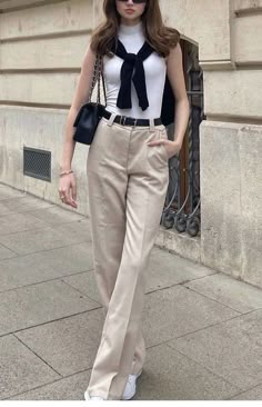 Classic Style Feminine Work Outfits, Japanese Restaurant Outfit, School Outfits Ideas Highschool, Soft Feminine Outfits Classy Casual, Preppy Womens Fashion, Modest Preppy Outfits, Old Money Skirt Outfits, Summer Uni Outfits, Business Core Outfits