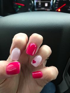 Glitter Nail Colors, Valentine Day Nails, Valentine Nails Pink, Nails Unique, Vday Nails, Perfect Heart, Nails Valentines, Look Sophisticated, Super Cute Nails