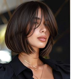 Short Dark Bob With Curtain Bangs, Short Bob With Long Bangs, Classic Bob With Curtain Bangs, Italian Bobs, 90s Old Money Bob Haircut, Old Money Bob With Bangs, Italian Bob 2024 Round Face, Side Bangs With Long Hair, Bobbed Hairstyles With Fringe