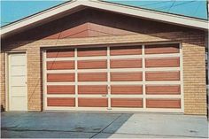 an image of a garage that is painted brown