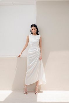 Classy Dress Outfits Casual, White Midi Dress Classy, Designer White Dress, Classy Elegant Dress, Dresses Elegant Classy, White Dress Midi, Dress Formal Elegant, White Dress Classy, White Gown Dress