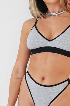 Calvin Klein Outfits, Cute Bras, Fashion Tights, Pretty Lingerie, Womens Bras, Wireless Bra, Girls Eyes, Slayer Anime, Summer Girls