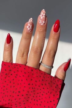 Uncover the beauty of red nails and how they perfectly complement the trends of spring 2024 Red Wedding Nails, Bright Red Nails, Bridesmaids Nails, Bright Summer Nails, Summery Nails, Flower Nail Designs, Red Nail Designs, Red Nail, Flower Nails