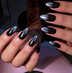 Black Sparkly Ombre Nails, Black Iridescent Nails, Spring Nails Chrome, Chorme Nails, Sparkly Black Nails, Holographic Nail Designs, Black Chrome Nails, Dark Nail Designs, Holo Nails