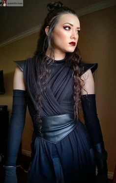 Sith Costume, Female Sith, Sith Cosplay, Female Jedi, Star Wars Makeup, Jedi Outfit, Rey Cosplay, Jedi Cosplay, Jedi Costume