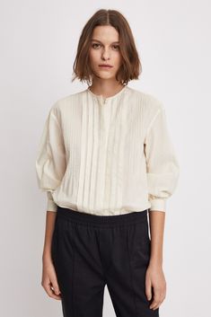 Filippa K | Ashbury Blouse | 100% Organic Cotton Stylish Office Wear, Work Outfit Office, Casual Office Wear, Shirt Blouses Women's, Office Casual Outfit, Office Outfits Women, Evening Tops, Office Fashion Women, 가을 패션