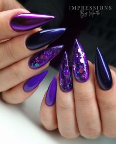 Purple long stilettonails with encapsulated glitter and purple chrome Witchy Glitter Nails, Coffin Witchy Nails, Purple Rain Nails, Dark Blue Purple Nails, Goth Glam Nails, Claw Fingers, Dark Purple Nails With Glitter, Evil Queen Nails, Witchy Nail Ideas