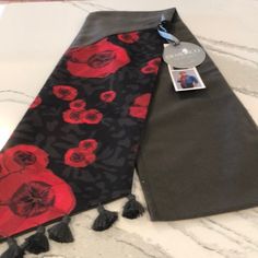 Perfect For Holiday Giving! Ultra Soft Demdaco Reversible Scarf, Wear As Solis Charcoal Or Charcoal With Red Poppies. To Wear, Simply Slide The Long End Through The Opening And Pull To Adjust. Nwt. Scarf Vest, Art Scarves, Reversible Scarf, Oversized Scarf, Large Scarf, Knit Wrap, Floral Scarf, Muslin Cotton, Red Poppies