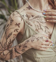 Floral Tattoo Sleeve | Forage Design Botanisches Tattoo, Video Tattoo, Muster Tattoos, Strength Tattoo, Vine Tattoos, Floral Tattoo Sleeve, Feminine Tattoo, Elegant Tattoos, Feminine Tattoos