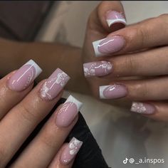 French Tip Acrylic Nails With Flower, Nail Inpos Ideas, Floral Acrylics, Creative French Tip Nails, French Tip Nails Design, Homemade Nails, Acrylic Nail Designs Classy, Simple Gel Nails