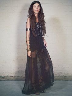 Emma Dress - Free People: love the styling Look Hippie Chic, Bohemian Goth, Boho Witch, Dressing Design, Moda Hippie, Look Grunge, Boho Goth, Witch Fashion, Witchy Fashion